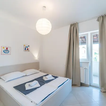 Apartamento Keran Sukošan