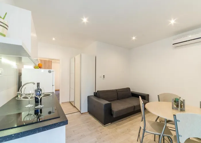 شقة Keran Sukošan