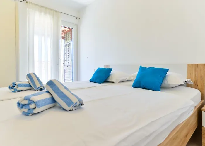 公寓 Keran Sukošan